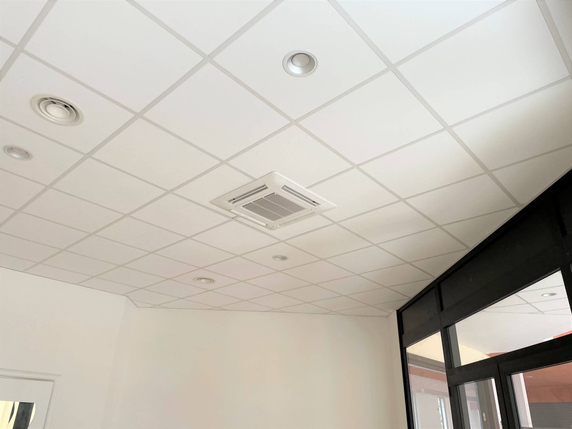 Locale Commerciale in affitto a Roma, Ostia