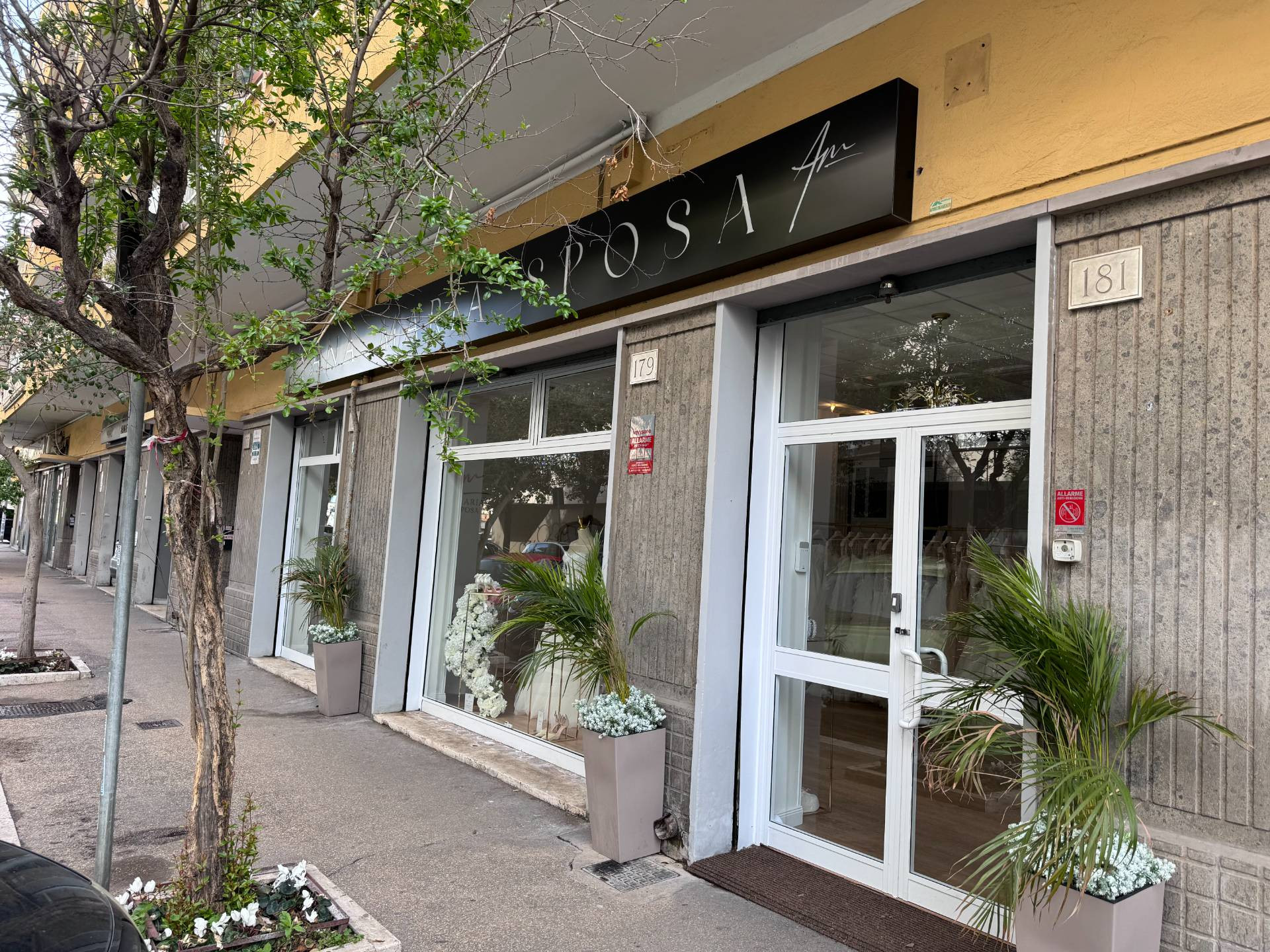 Locale Commerciale in vendita a Roma, Lido Di Ostia