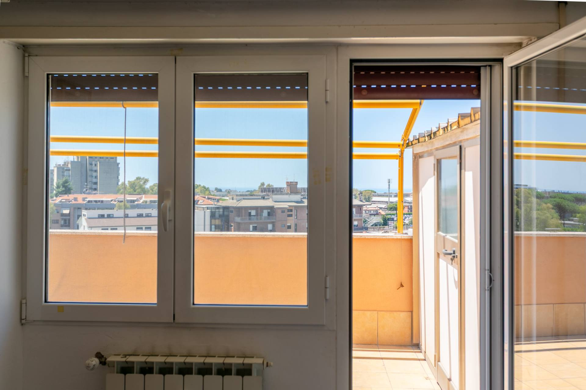 Attico/Mansarda in vendita a Pomezia, Centro