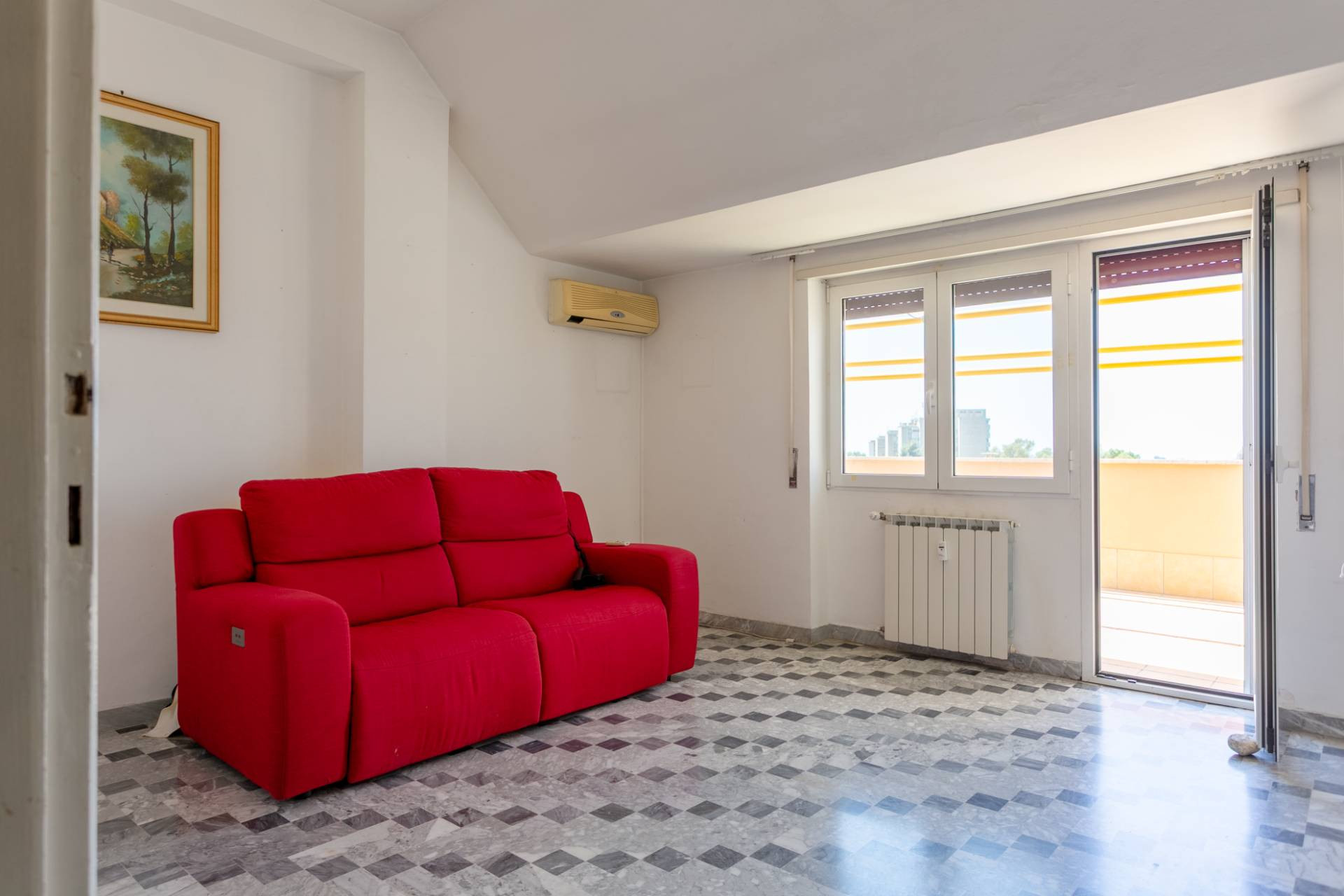 Attico/Mansarda in vendita a Pomezia, Centro