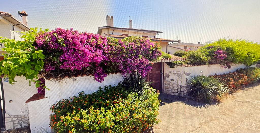 Villa singola in vendita a Ardea, Nuova California