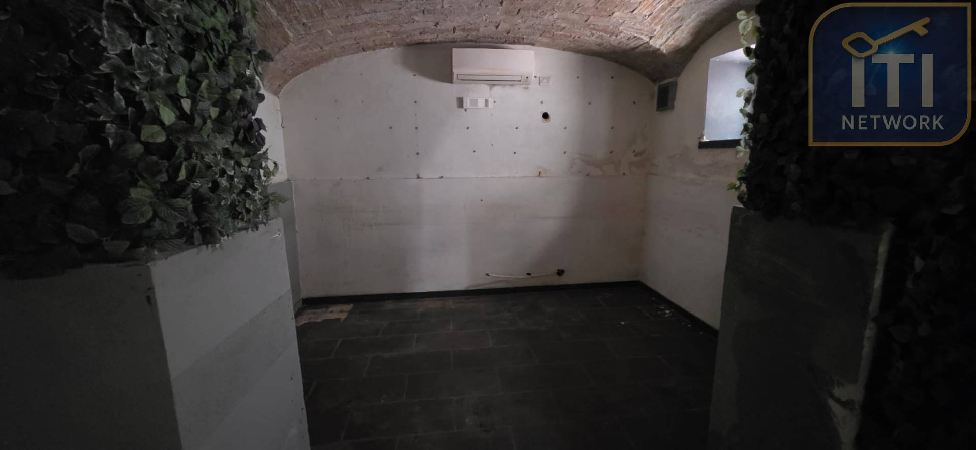 Magazzino in vendita a Roma, Ostia Centro
