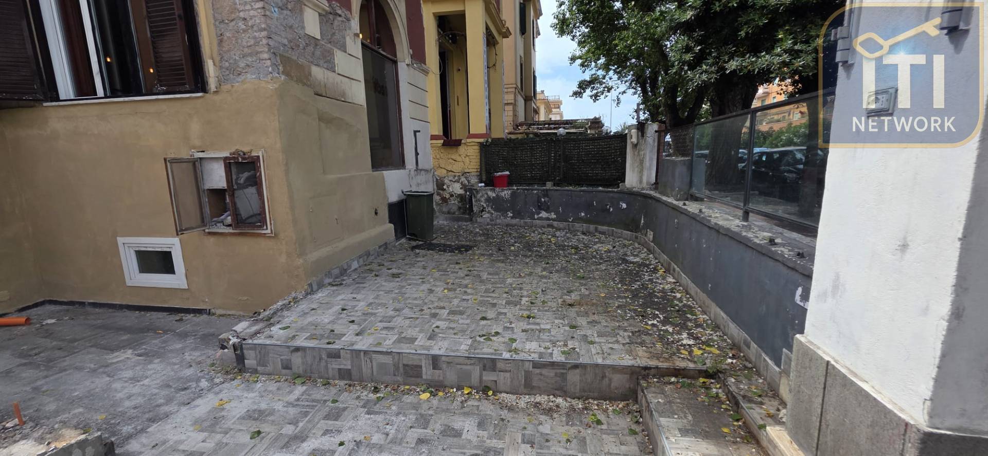 Magazzino in vendita a Roma, Ostia Centro