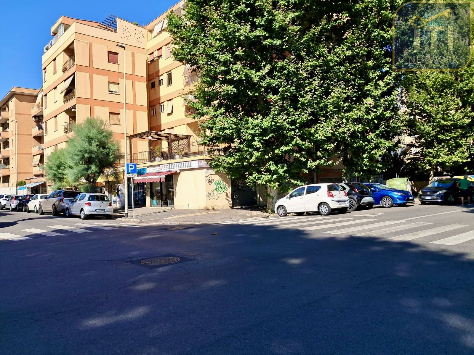 Negozio in vendita a Roma, Ostia Stella Polare