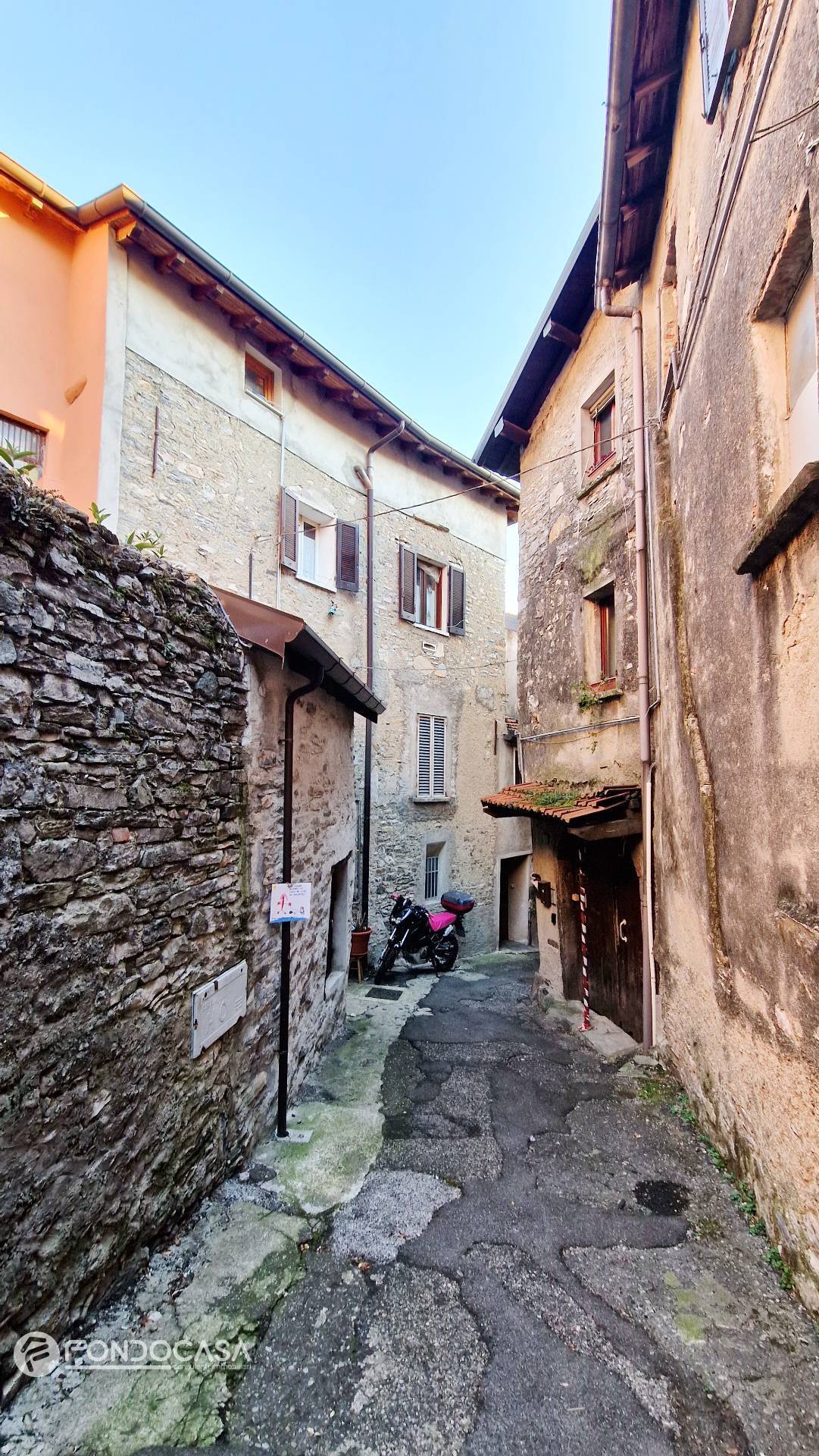 Abitazioni tipiche storiche in vendita a Cernobbio, Rovenna
