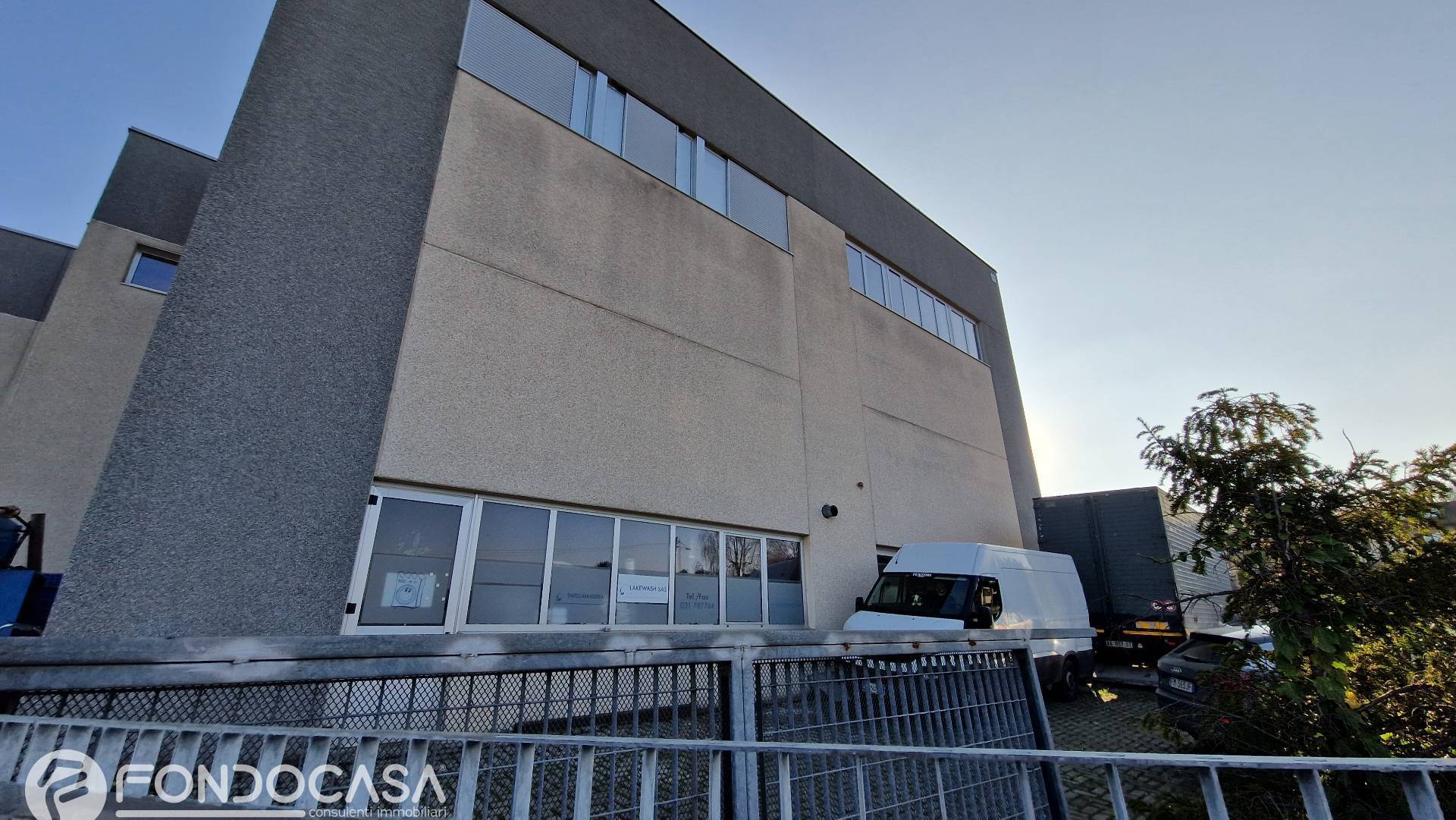 Industriale-logistico in vendita a Cucciago