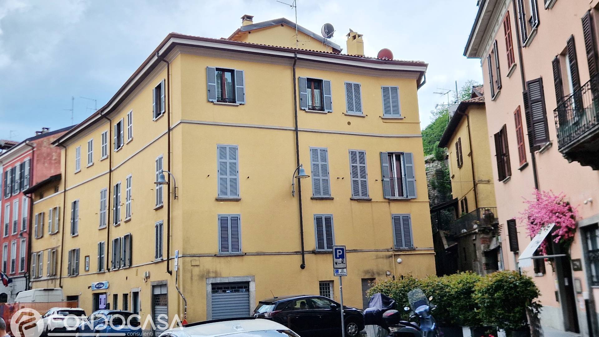 Abitazioni tipiche storiche in vendita a Como, Citt� Murata/ Lungolago/ Centro