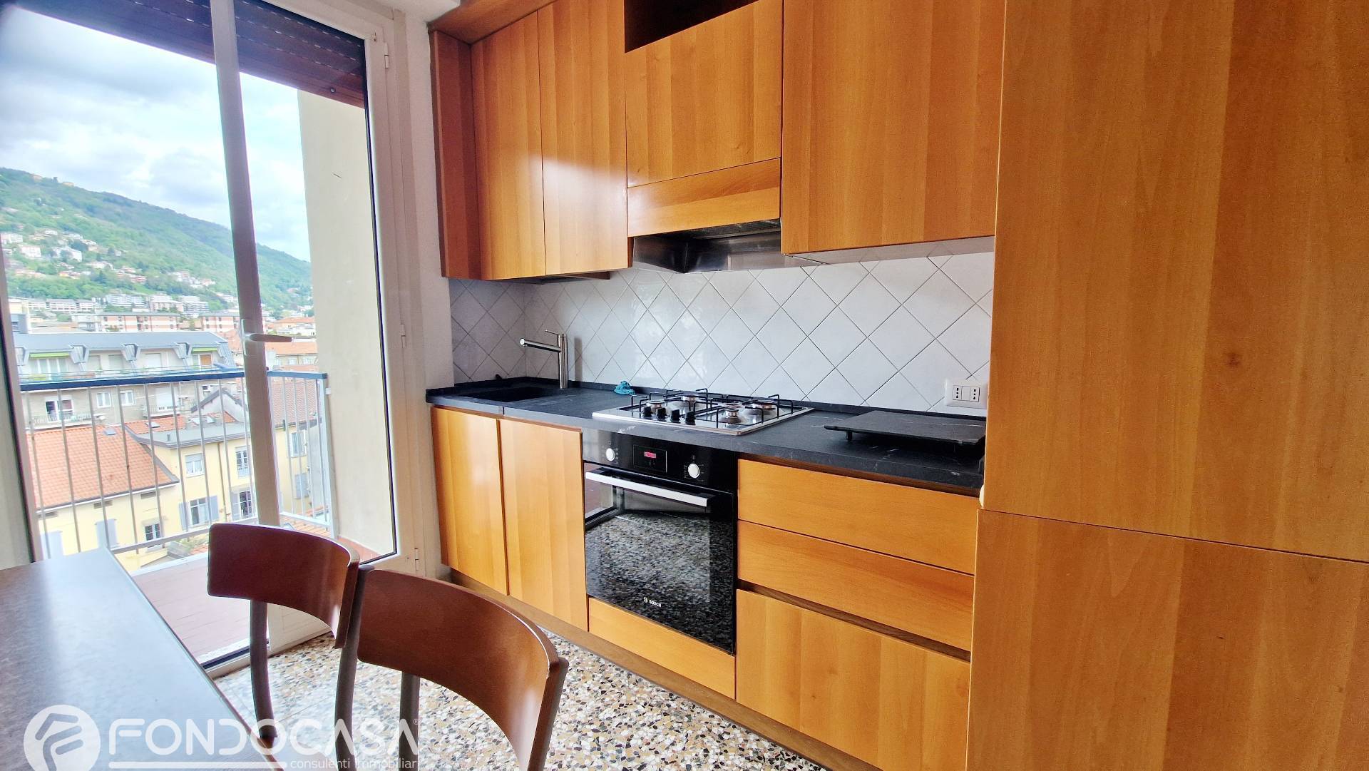 Appartamento in affitto a Como, Borghi