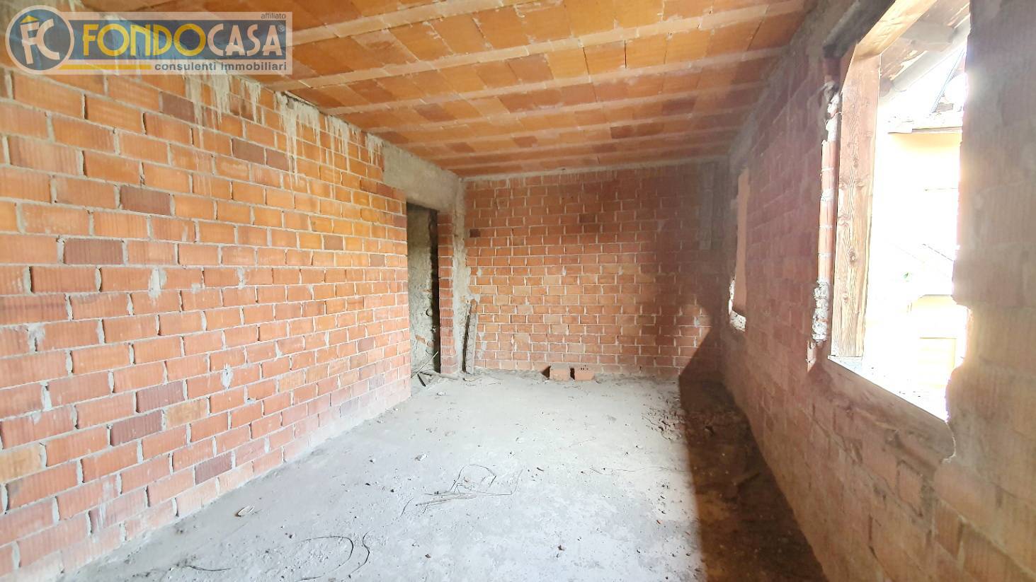 Casa semindipendente in vendita a Como, Breccia