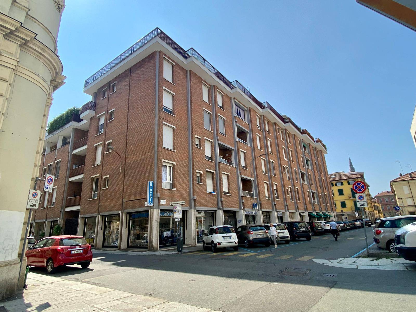 Quadrilocale in vendita, Alessandria centro-p.zza matteotti