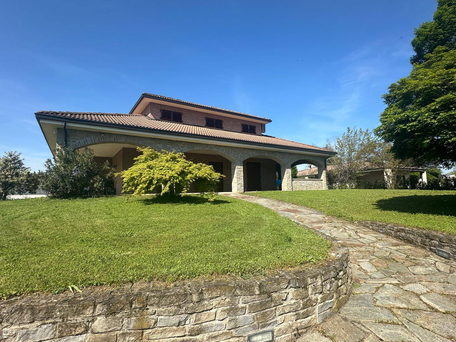 Villa in vendita a Solero