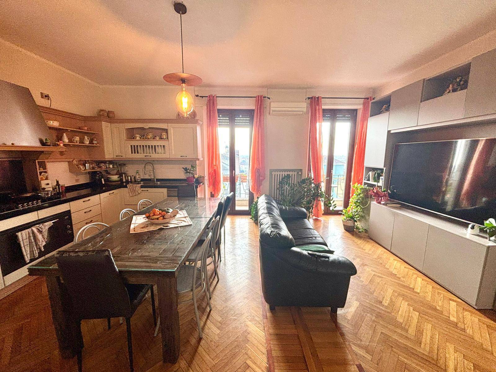 Appartamento in vendita a Alessandria, Centro-P.zza Garibaldi