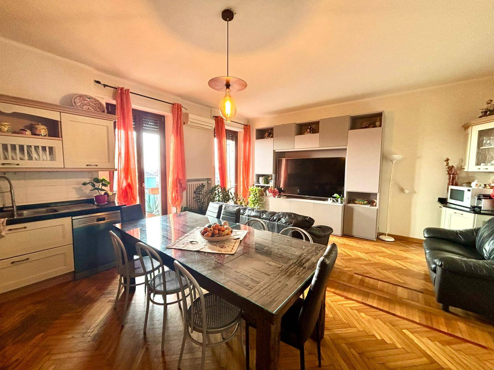 Appartamento in vendita a Alessandria, Centro-P.zza Garibaldi