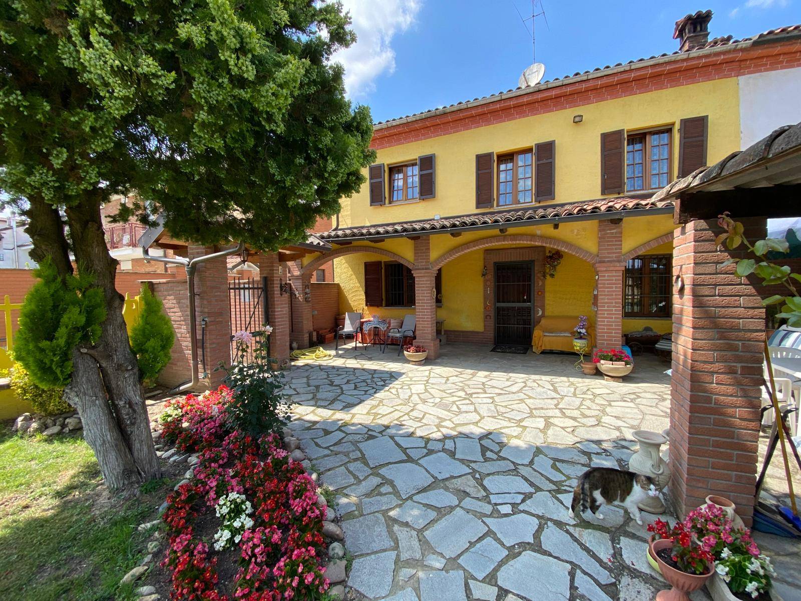 Casa singola in vendita a Alessandria, Villa del Foro