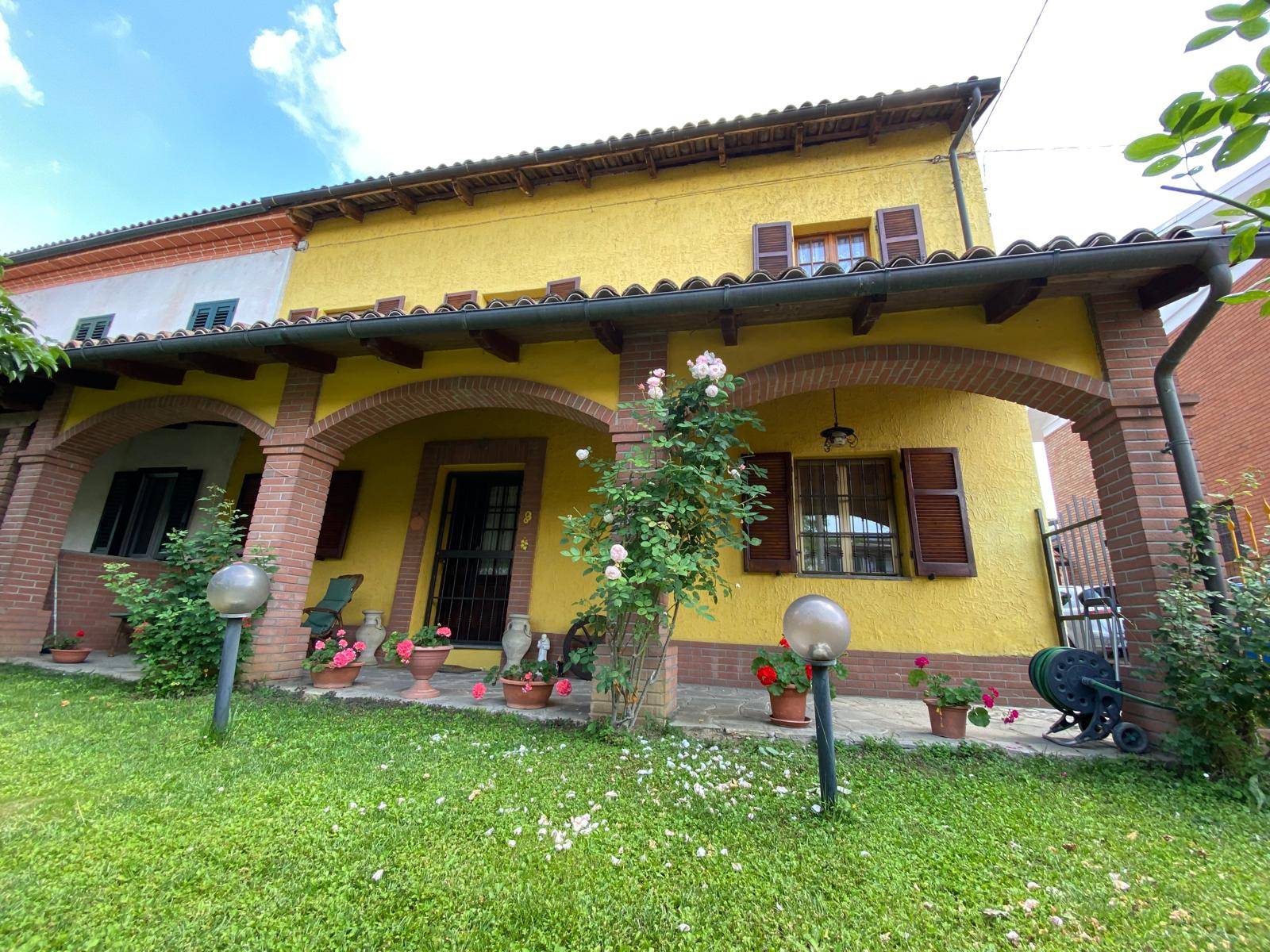 Casa singola in vendita a Alessandria, Villa del Foro