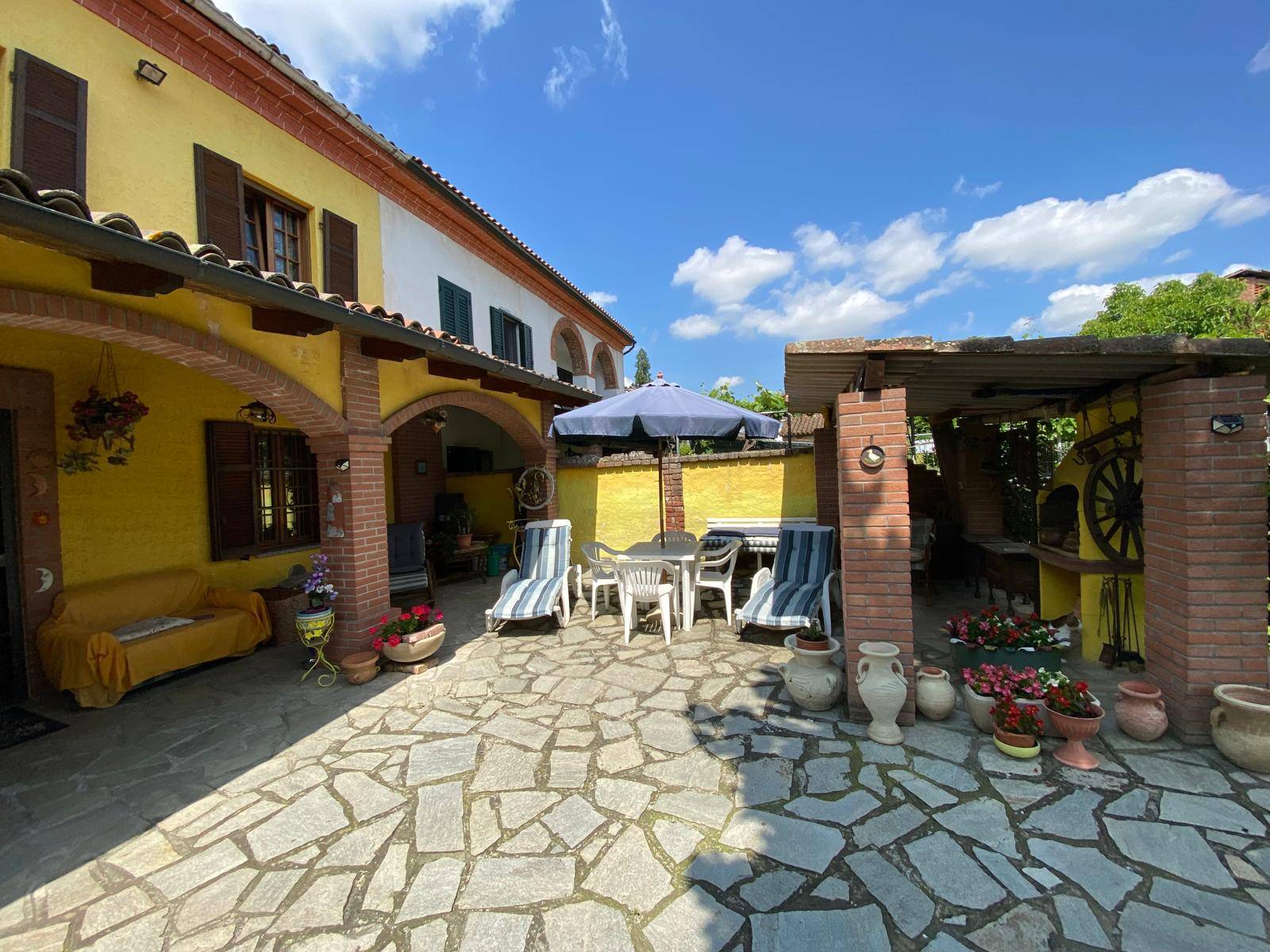 Casa singola in vendita a Alessandria, Villa del Foro