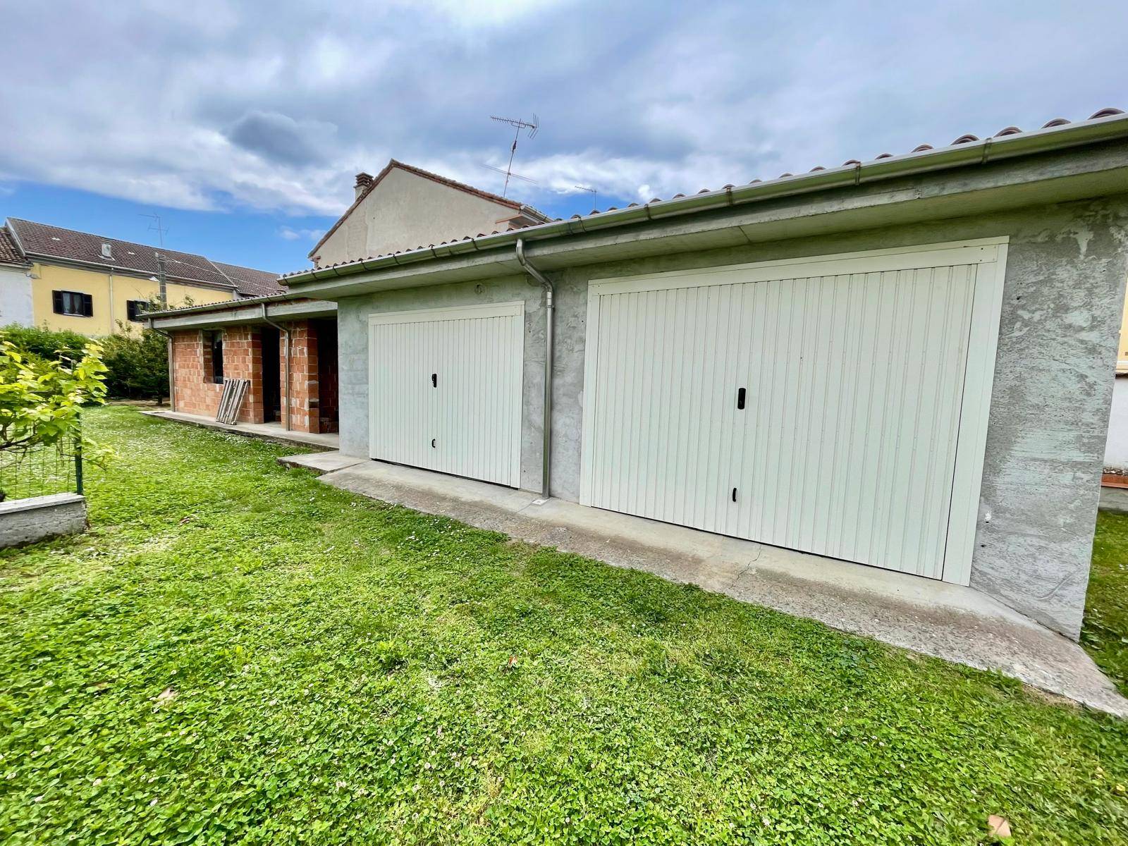 Bifamiliare in vendita a Alessandria, Castelceriolo