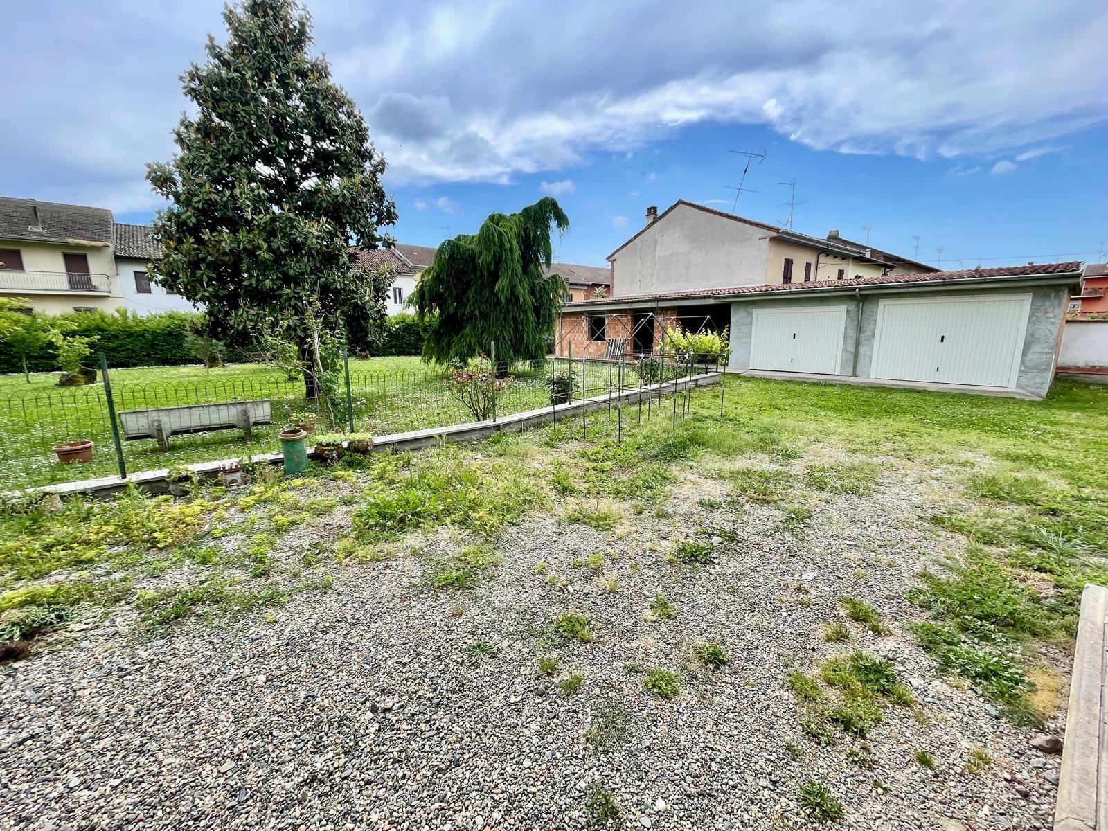 Bifamiliare in vendita a Alessandria, Castelceriolo