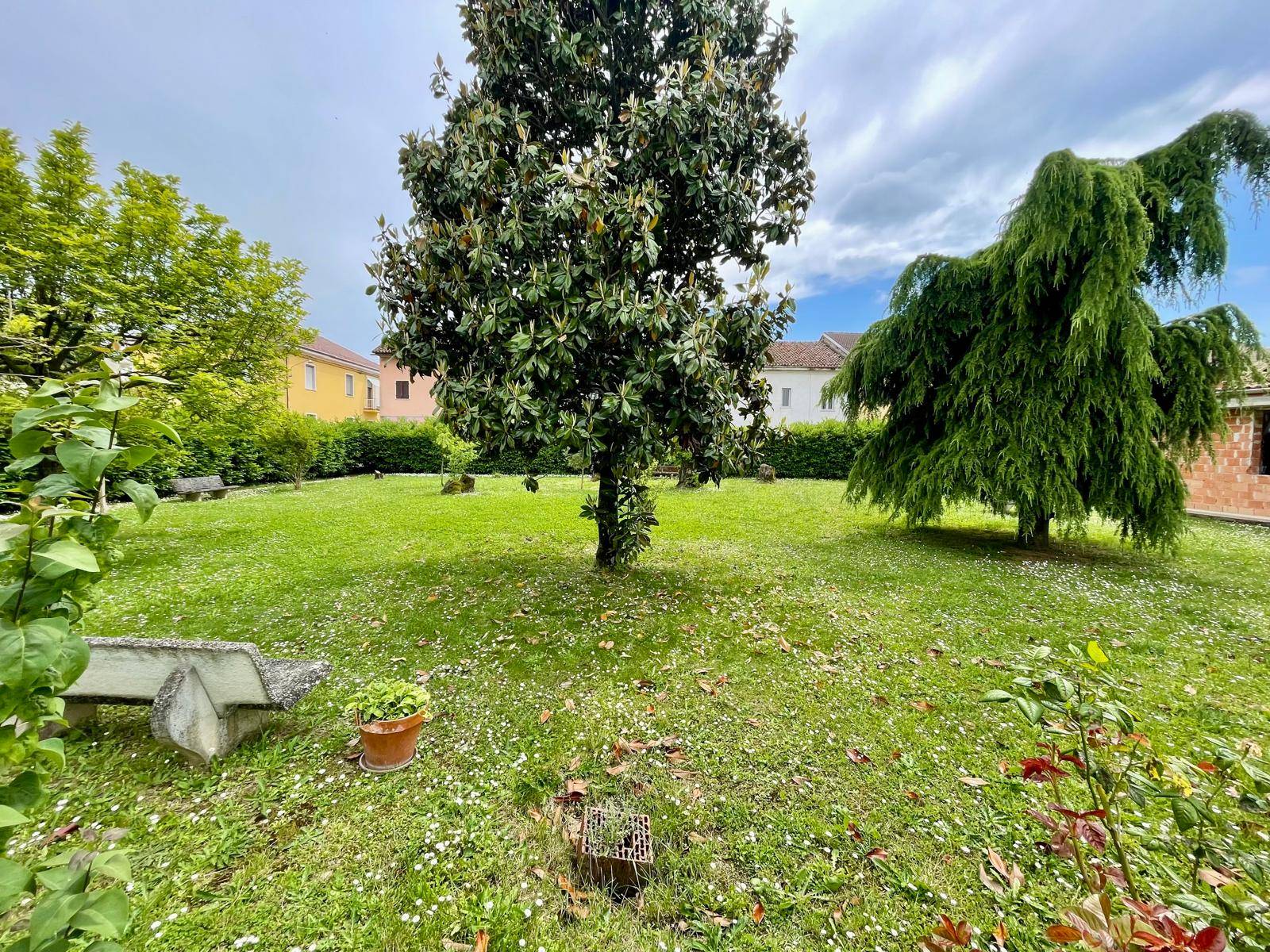 Bifamiliare in vendita a Alessandria, Castelceriolo