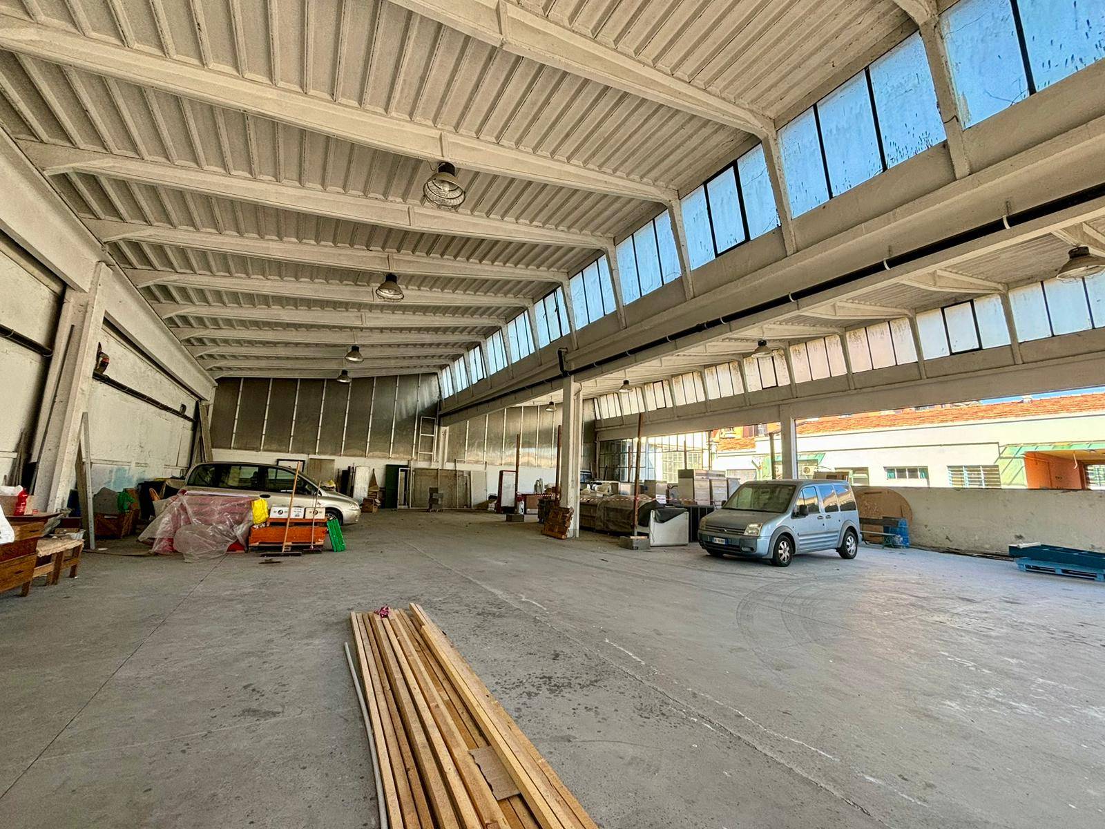 Locale commerciale in affitto a Alessandria, pista nuova