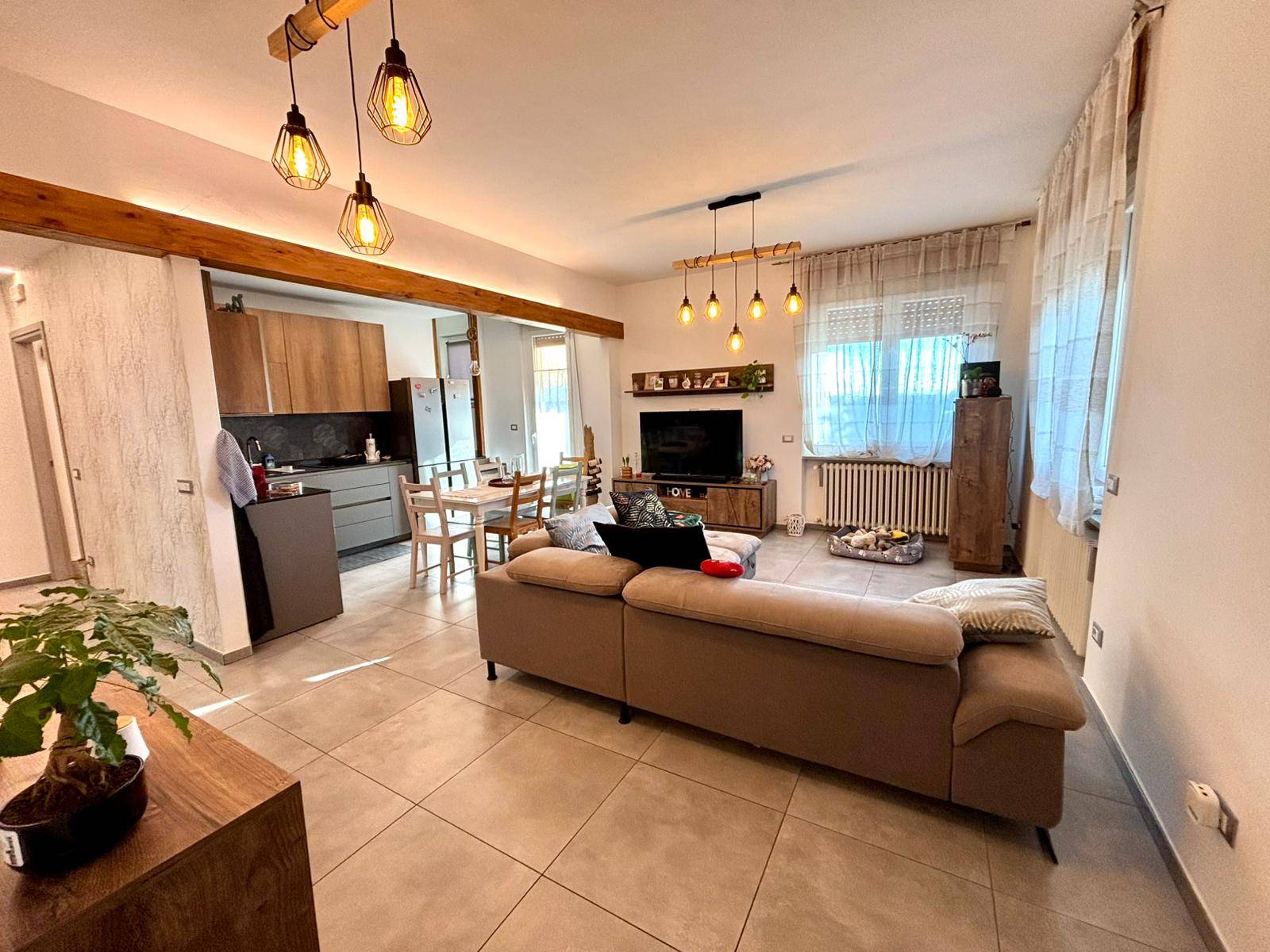 Villa in vendita a Alessandria, Castelceriolo