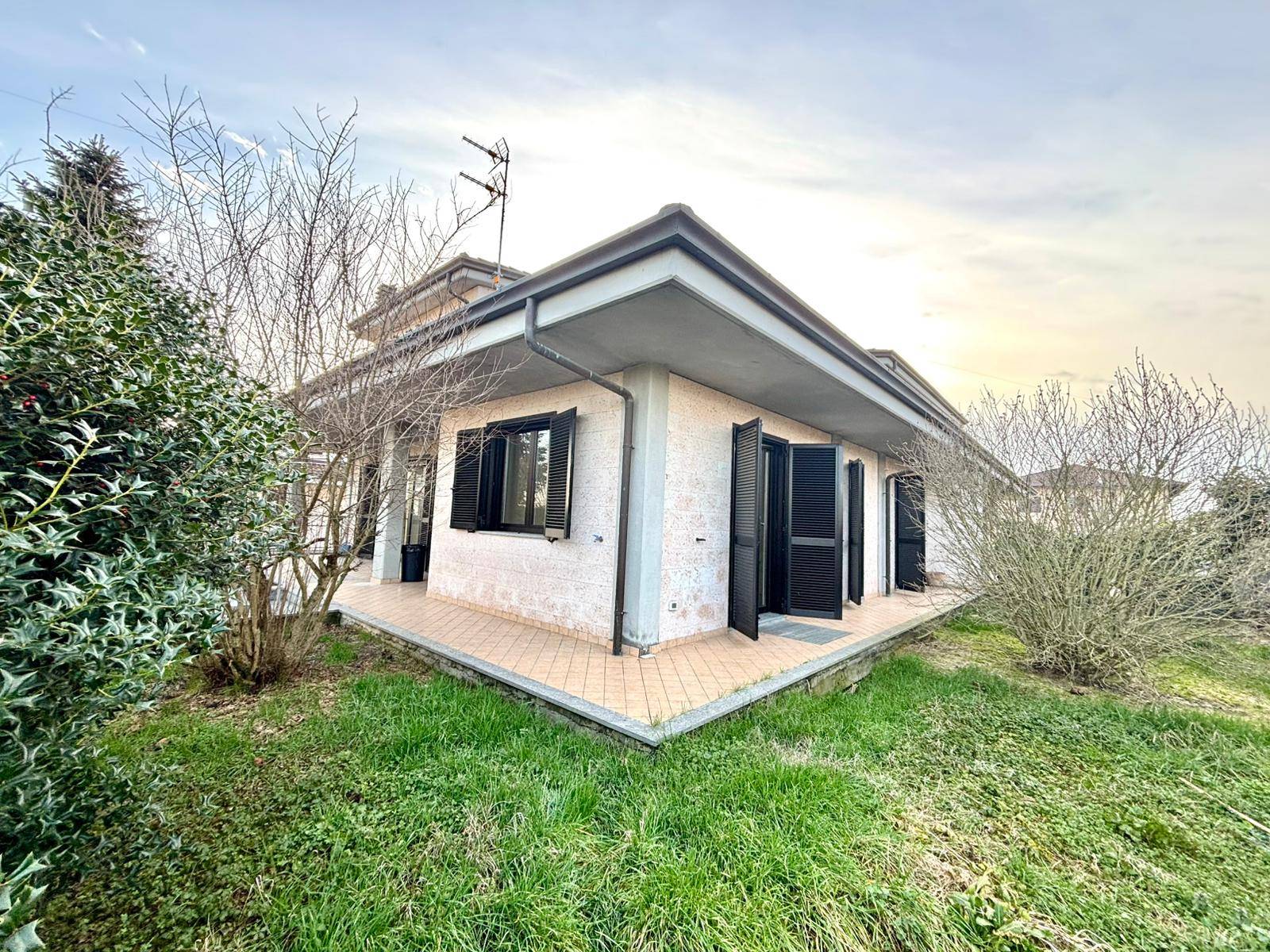 Villa in vendita a Alessandria, Casalbagliano