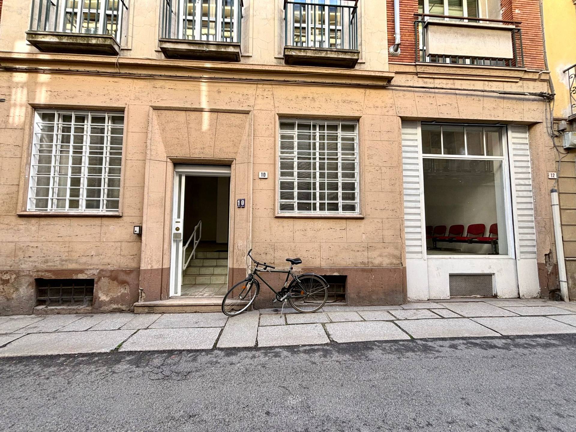 Attivit commerciale in affitto a Alessandria, Centro-P.zza Garibaldi