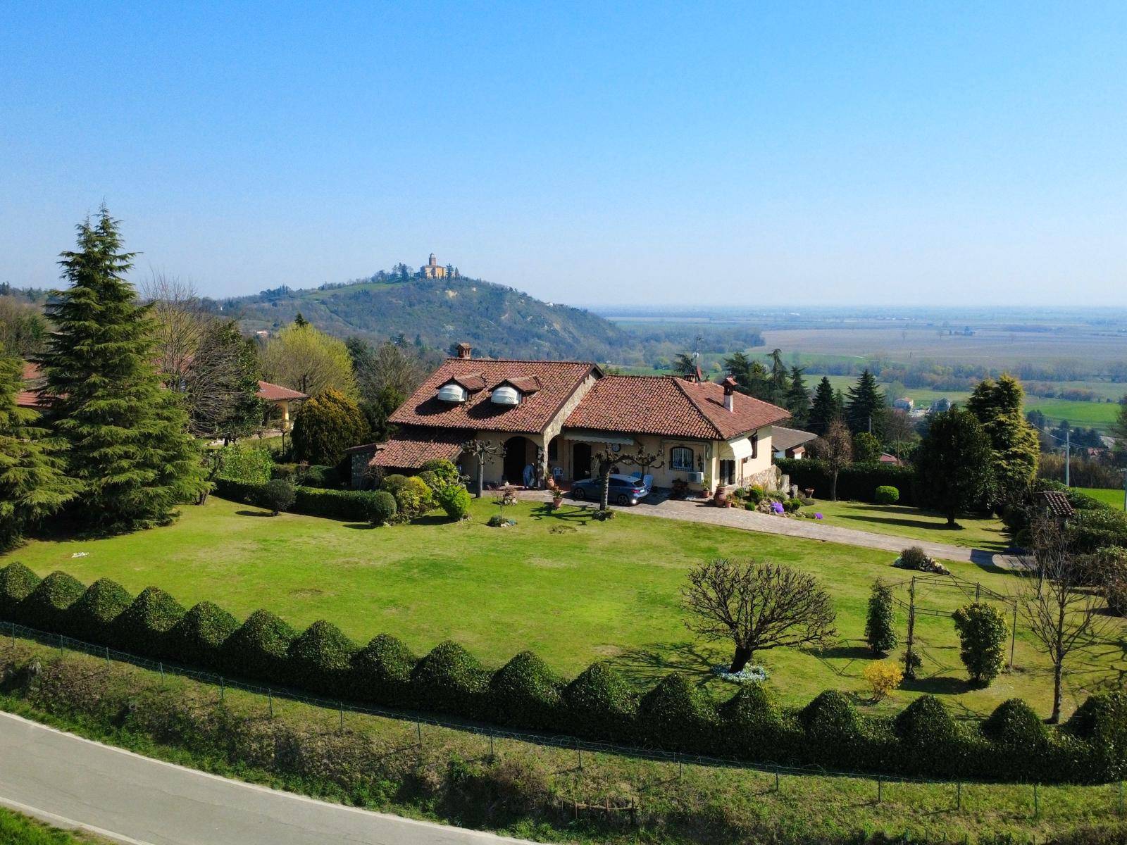 Villa in vendita a Pietra Marazzi