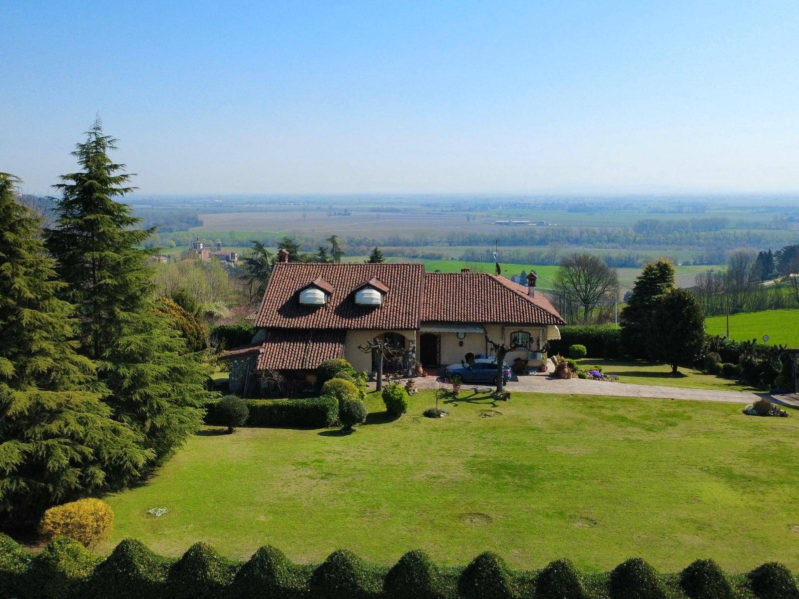 Villa in vendita a Pietra Marazzi