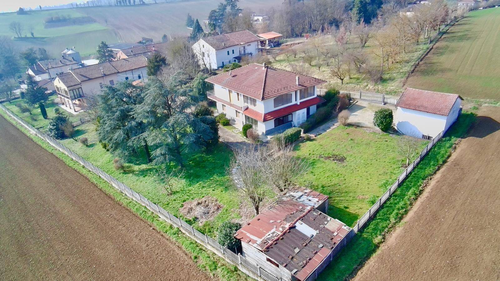 Bifamiliare in vendita a Alessandria, Valmadonna