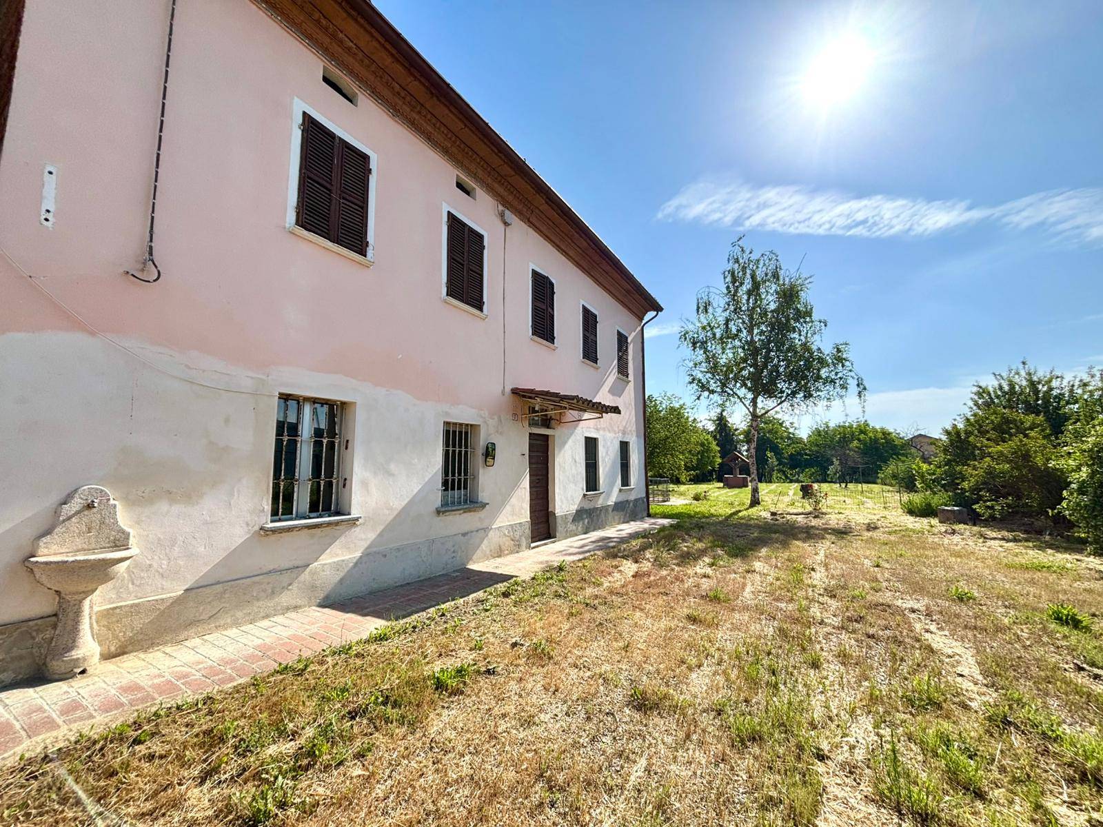 Casa singola in vendita a Alessandria, Villa del Foro