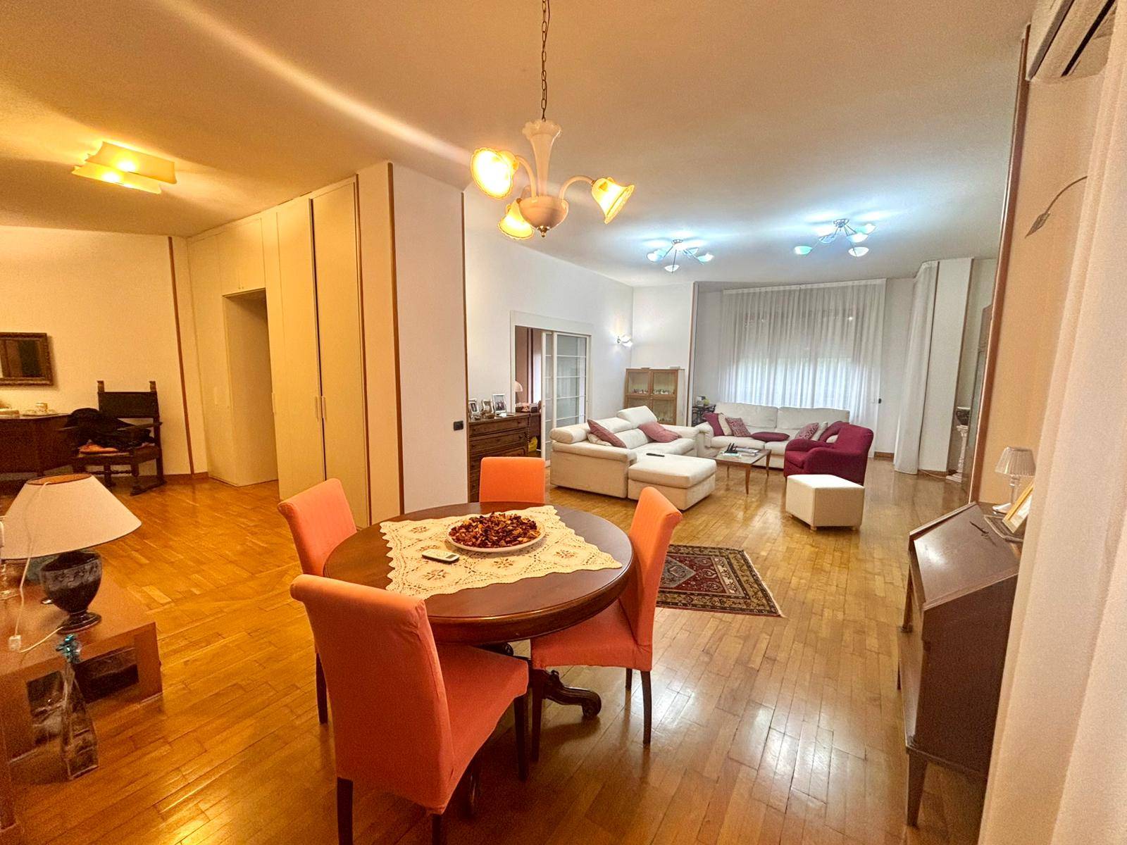 Appartamento in vendita a Alessandria, Centro-P.zza Garibaldi