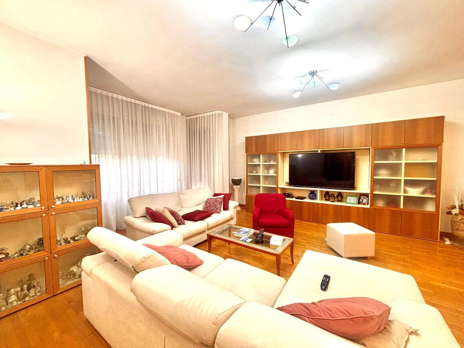 Appartamento in vendita a Alessandria, Centro-P.zza Garibaldi