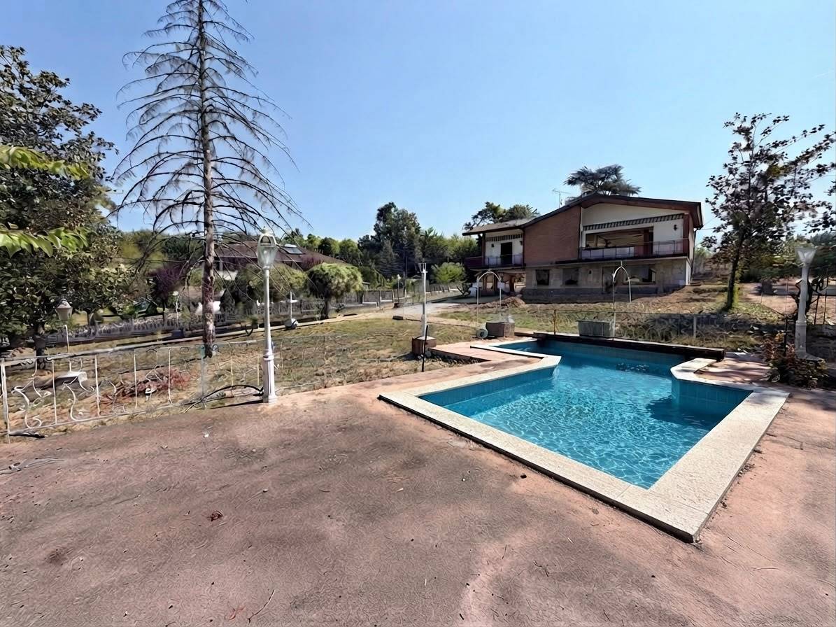 Villa in vendita a Alessandria, Valmadonna