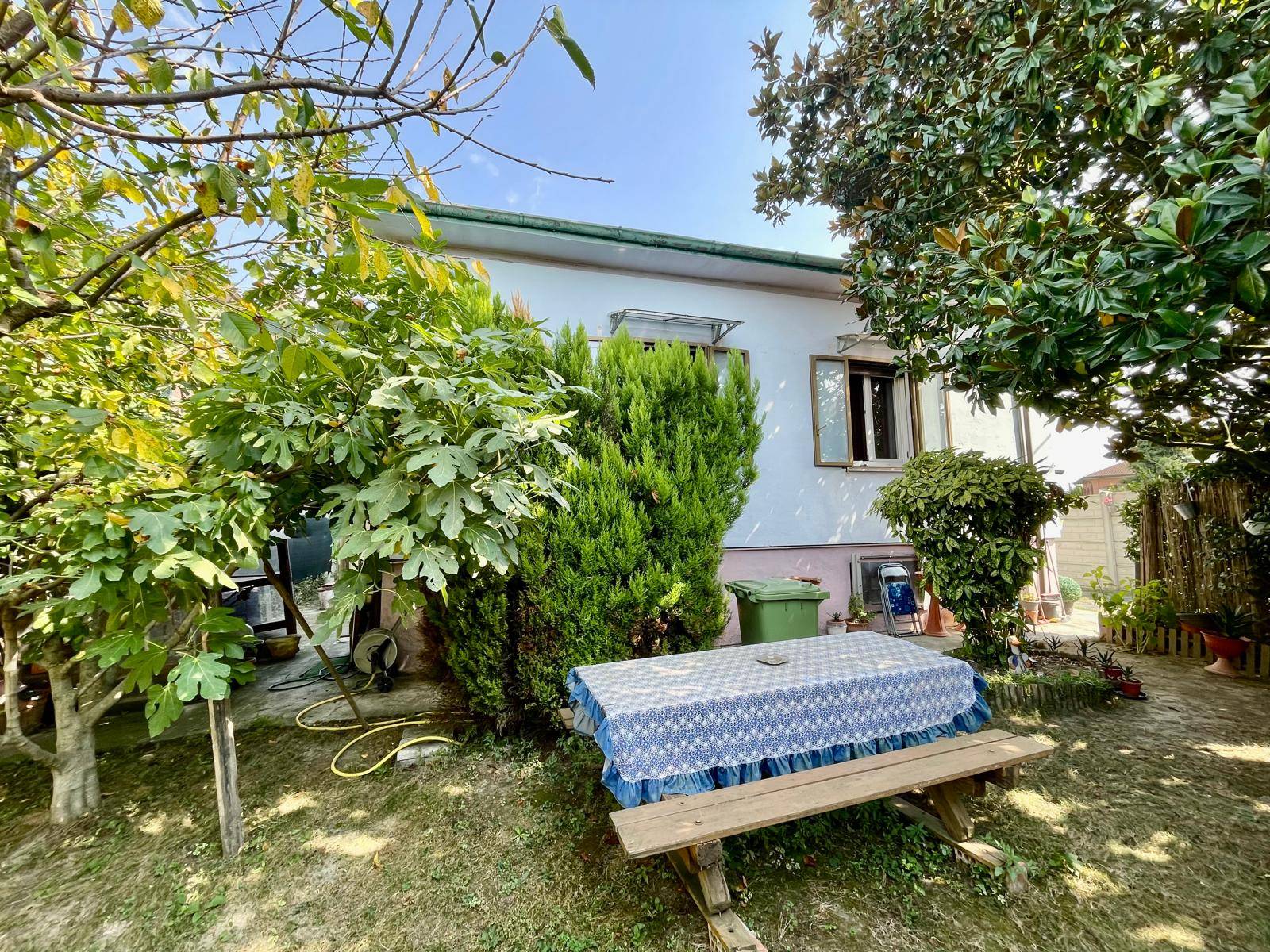 Casa singola in vendita a Alessandria, Cabanette