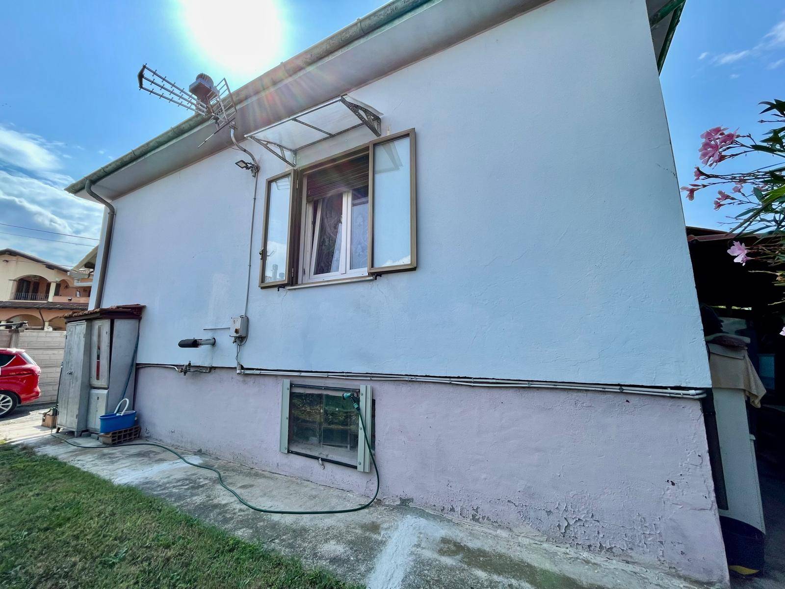 Casa singola in vendita a Alessandria, Cabanette
