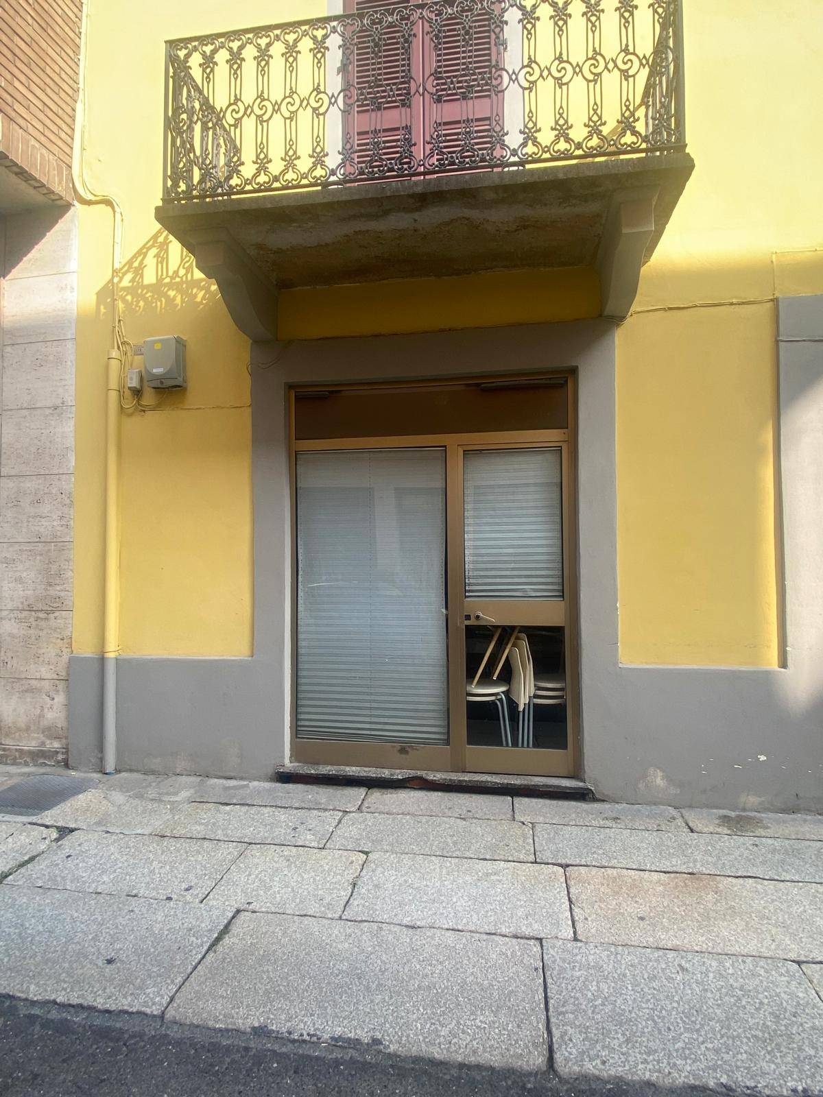 Locale commerciale in vendita a Alessandria, Centro-P.zza Matteotti