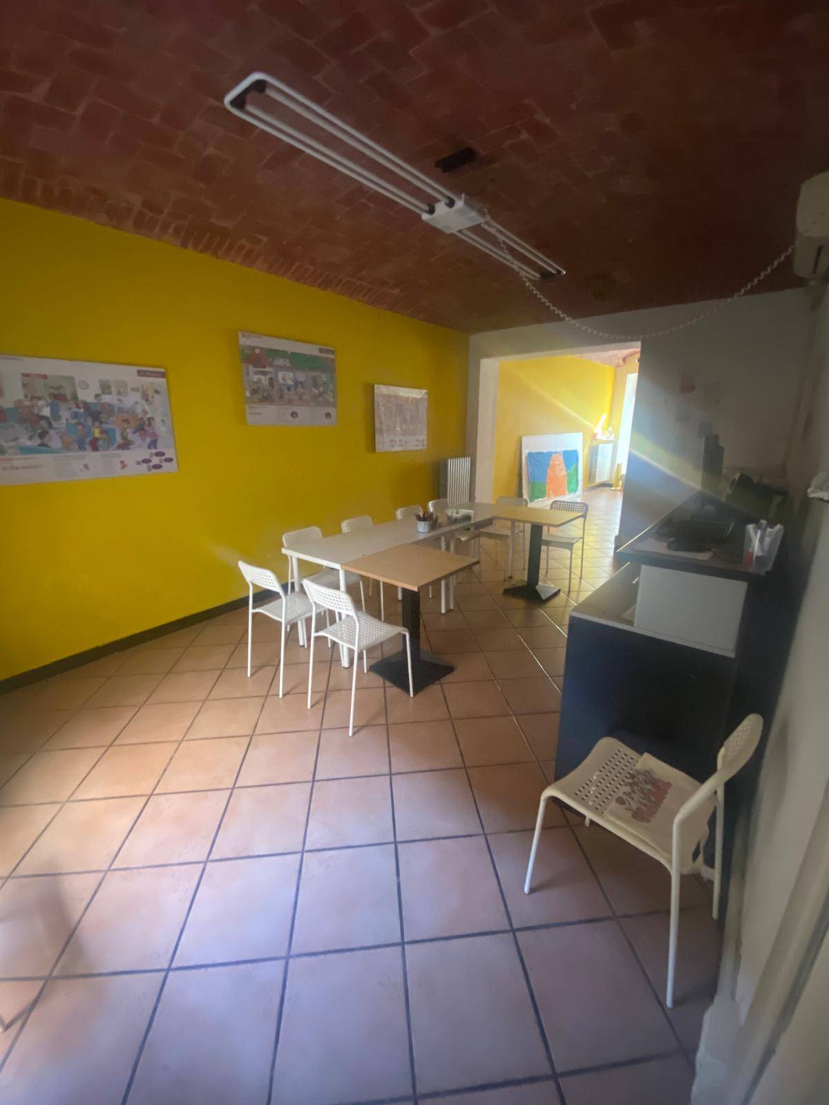 Locale commerciale in vendita a Alessandria, Centro-P.zza Matteotti