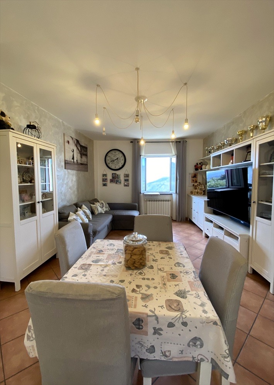 Quadrilocale vista mare, Leivi residenziale