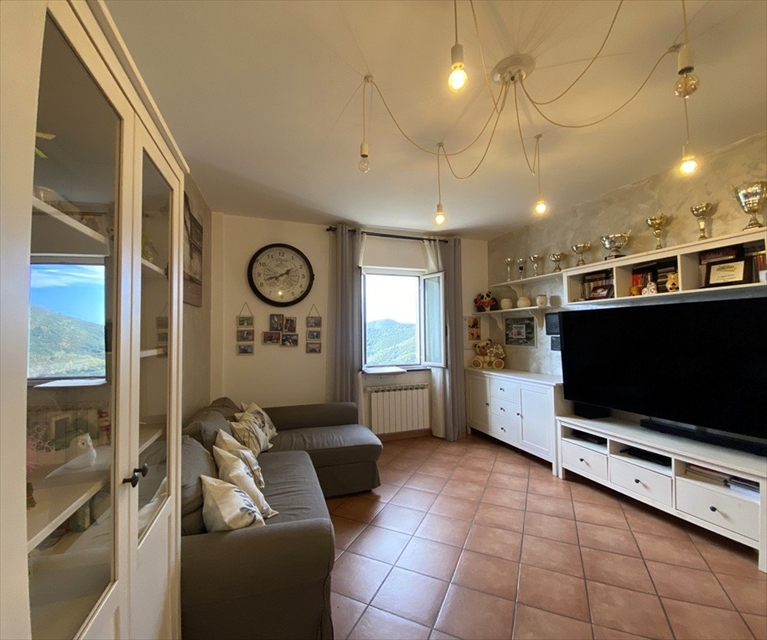 Quadrilocale vista mare, Leivi residenziale