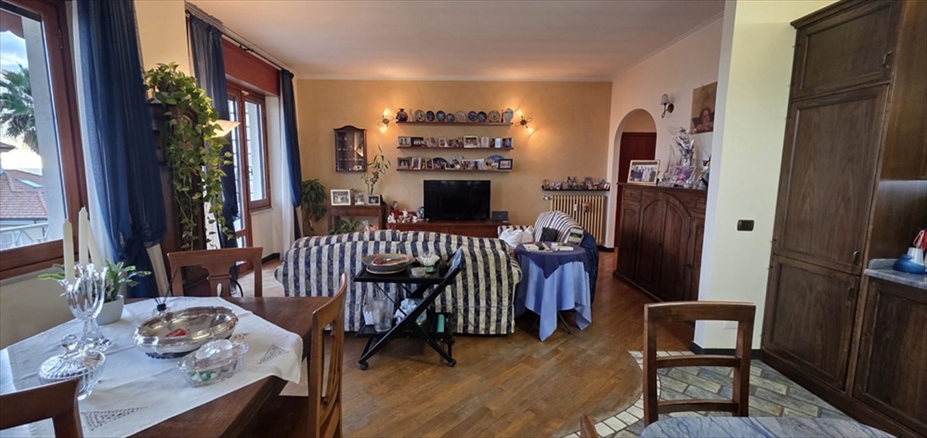 Attico vista mare, Chiavari residenziale