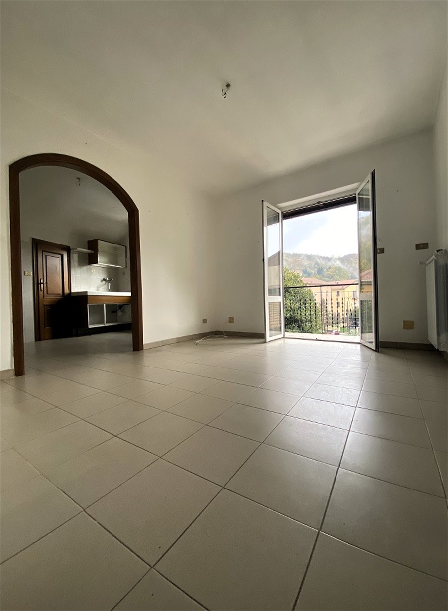 Quadrilocale in vendita, Varese Ligure centro