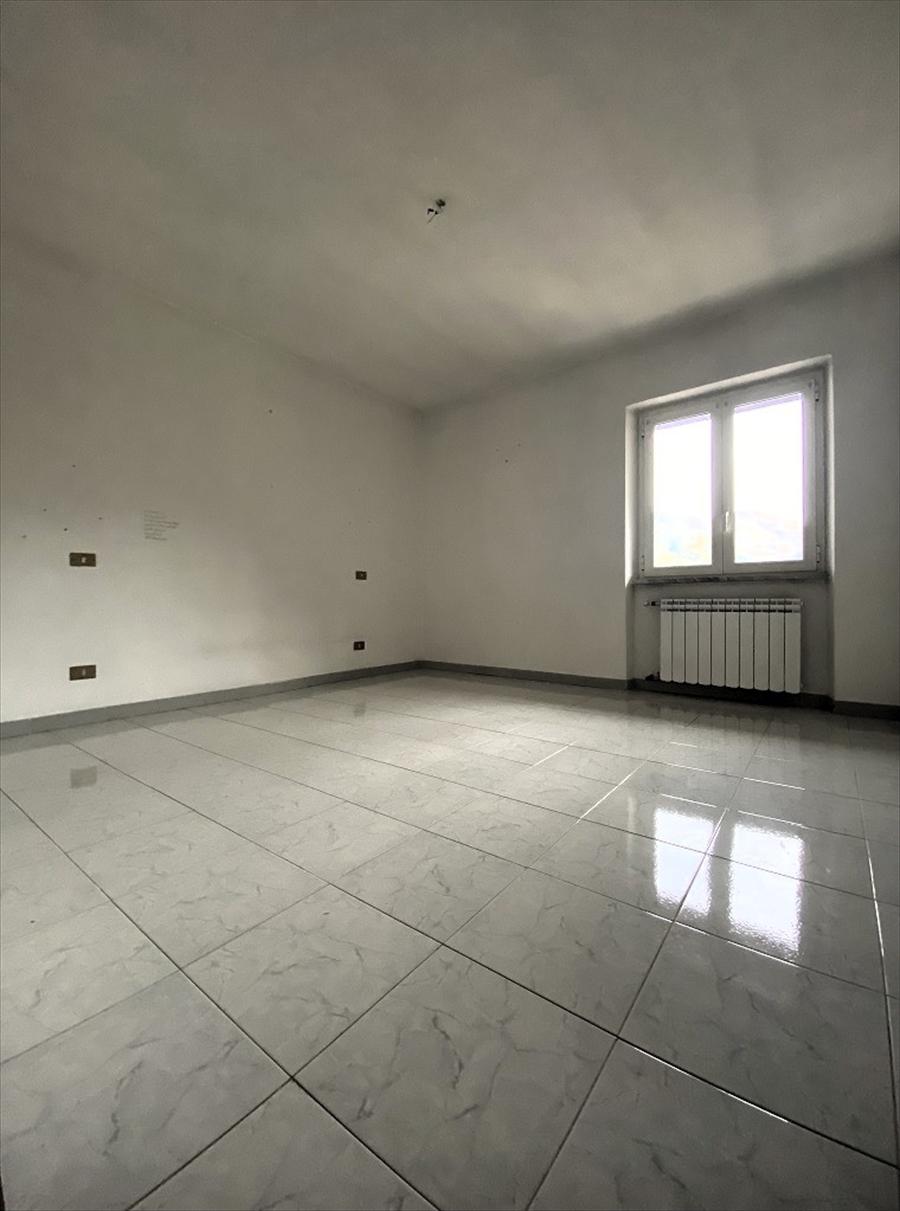 Quadrilocale in vendita, Varese Ligure centro