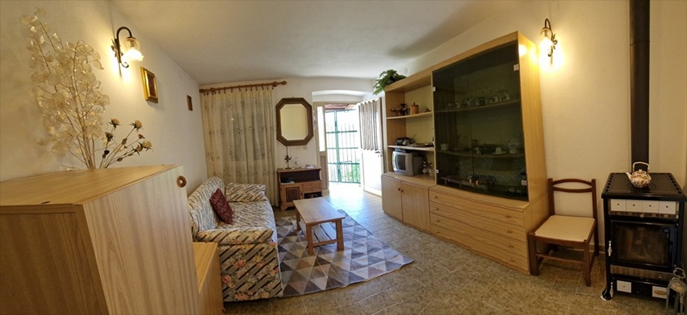 Quadrilocale in vendita, Varese Ligure pastini