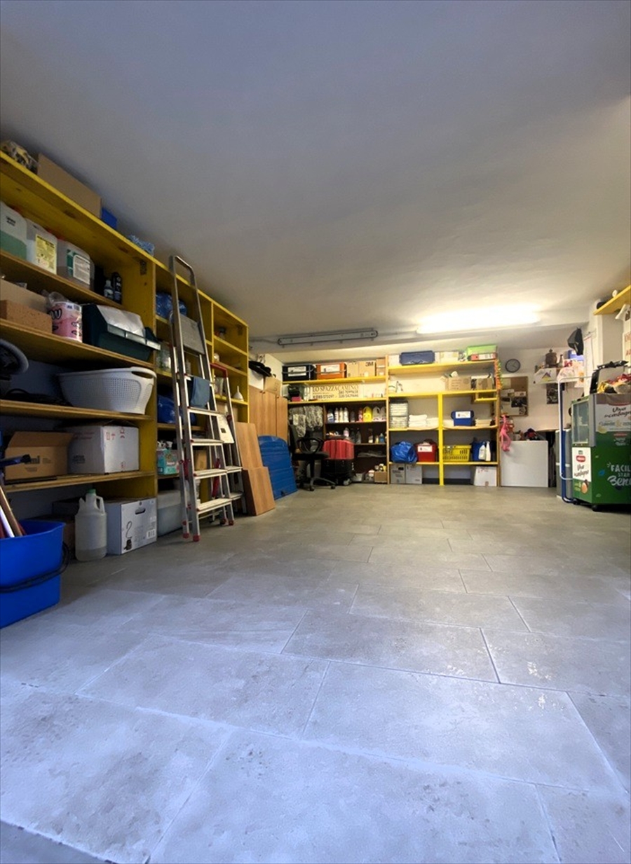 Box/Garage 25mq ristrutturato, Rapallo centro