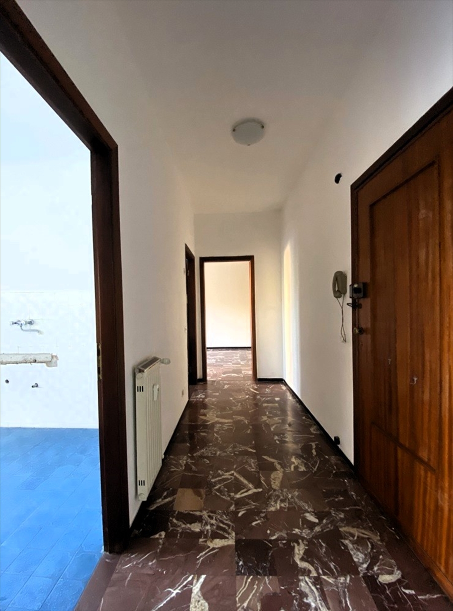 Bilocale da ristrutturare, Chiavari residenziale