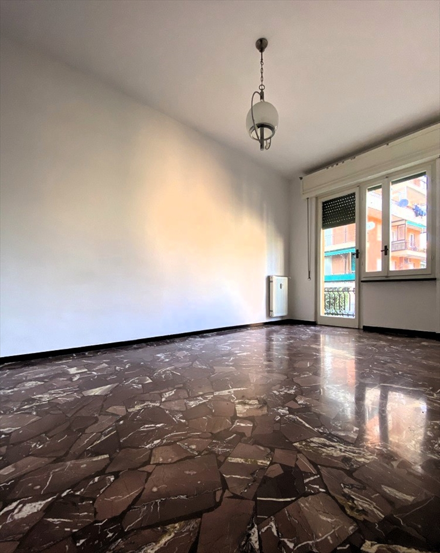 Bilocale da ristrutturare, Chiavari residenziale