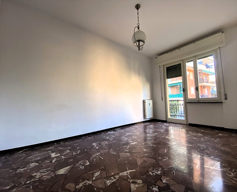 Bilocale da ristrutturare, Chiavari residenziale