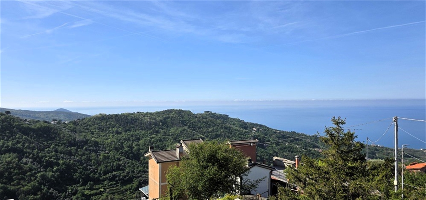 Villa con giardino, Cogorno prima collina