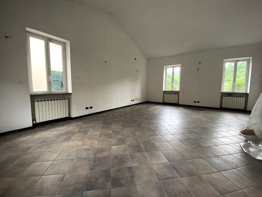 Casa indipendente da ristrutturare, San Colombano Certenoli residenziale